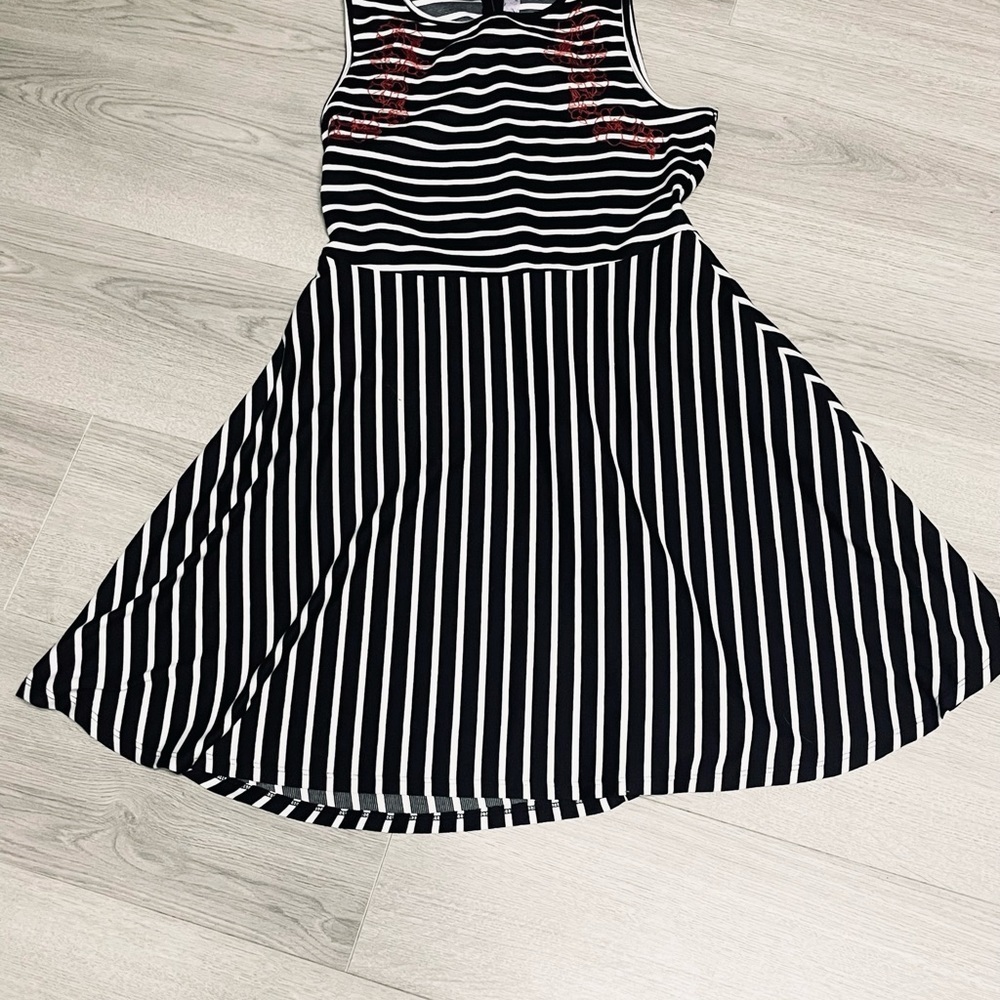 Alya Striped Black and White Dress w/red accent flowers - Picture 2 of 12